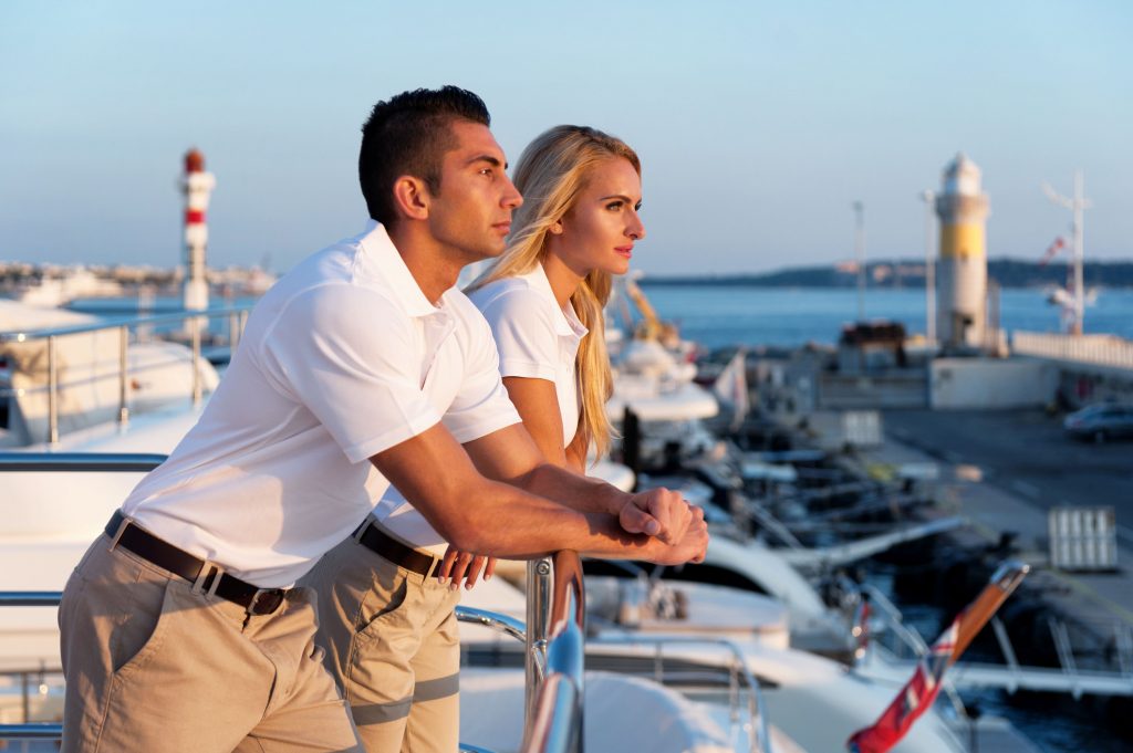 how to work for a yacht crew